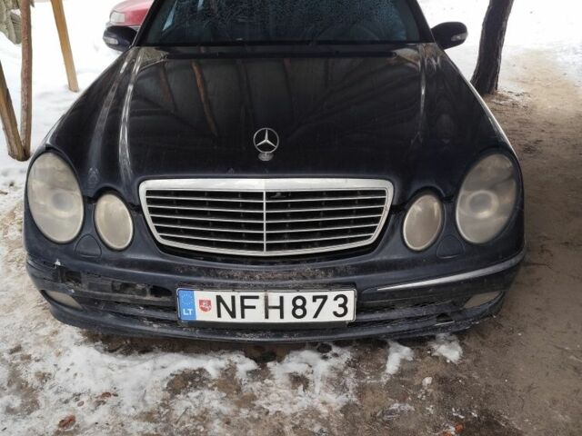 Синій Мерседес 220, об'ємом двигуна 0 л та пробігом 500 тис. км за 3000 $, фото 1 на Automoto.ua