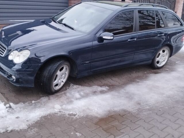 Синій Мерседес 220, об'ємом двигуна 2.1 л та пробігом 289 тис. км за 6500 $, фото 1 на Automoto.ua