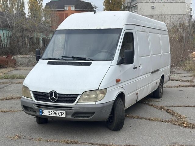 Білий Мерседес 230, об'ємом двигуна 2.1 л та пробігом 312 тис. км за 4900 $, фото 1 на Automoto.ua