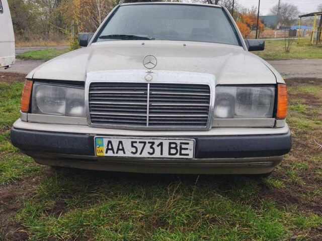 Бежевий Мерседес 230, об'ємом двигуна 2.3 л та пробігом 3 тис. км за 1800 $, фото 1 на Automoto.ua