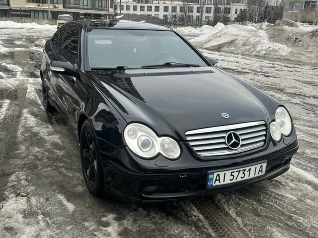Чорний Мерседес 230, об'ємом двигуна 1.8 л та пробігом 358 тис. км за 4400 $, фото 1 на Automoto.ua