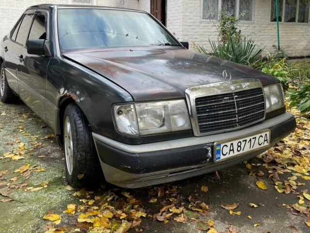 Чорний Мерседес 230, об'ємом двигуна 2.3 л та пробігом 508 тис. км за 1198 $, фото 1 на Automoto.ua