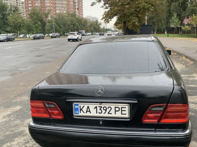 Чорний Мерседес 230, об'ємом двигуна 2.3 л та пробігом 505 тис. км за 3450 $, фото 1 на Automoto.ua