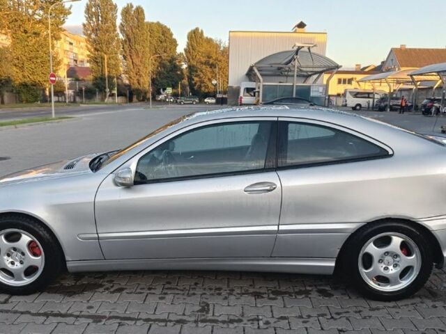 Серый Мерседес 230, объемом двигателя 2.3 л и пробегом 162 тыс. км за 4250 $, фото 1 на Automoto.ua