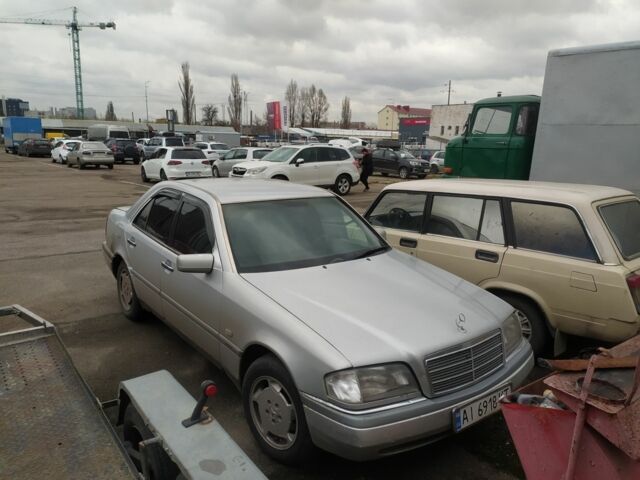 Серый Мерседес 230, объемом двигателя 0 л и пробегом 217 тыс. км за 1450 $, фото 1 на Automoto.ua