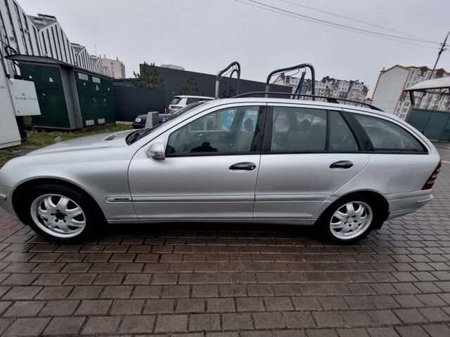 Сірий Мерседес 230, об'ємом двигуна 2.1 л та пробігом 379 тис. км за 5200 $, фото 1 на Automoto.ua