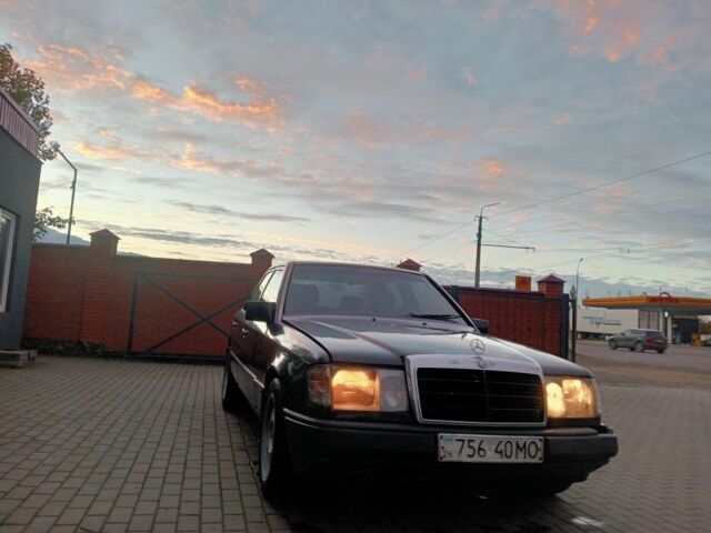 Синий Мерседес 230, объемом двигателя 2.3 л и пробегом 285 тыс. км за 1850 $, фото 1 на Automoto.ua