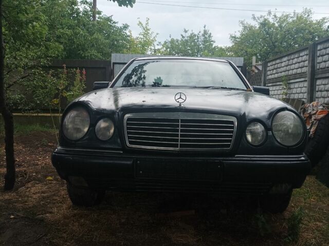 Синий Мерседес 230, объемом двигателя 0 л и пробегом 1 тыс. км за 700 $, фото 1 на Automoto.ua