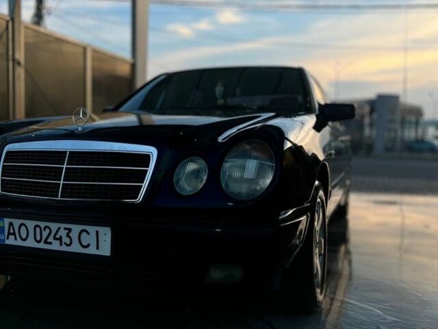 Синий Мерседес 230, объемом двигателя 2.3 л и пробегом 270 тыс. км за 2350 $, фото 1 на Automoto.ua