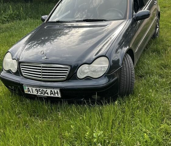 Синий Мерседес 230, объемом двигателя 1.8 л и пробегом 330 тыс. км за 2998 $, фото 1 на Automoto.ua