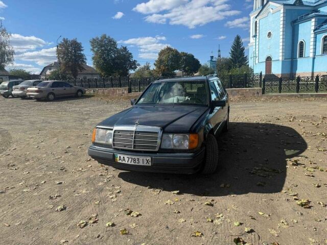 Синій Мерседес 230, об'ємом двигуна 2 л та пробігом 329 тис. км за 2500 $, фото 1 на Automoto.ua