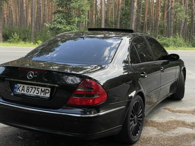Черный Мерседес 240, объемом двигателя 2.6 л и пробегом 300 тыс. км за 5200 $, фото 1 на Automoto.ua