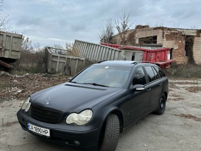 Чорний Мерседес 240, об'ємом двигуна 2.6 л та пробігом 400 тис. км за 3600 $, фото 1 на Automoto.ua