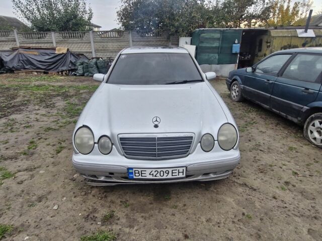 Серый Мерседес 240, объемом двигателя 2.4 л и пробегом 321 тыс. км за 1999 $, фото 1 на Automoto.ua