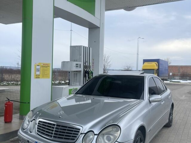 Сірий Мерседес 240, об'ємом двигуна 2.6 л та пробігом 310 тис. км за 3900 $, фото 1 на Automoto.ua