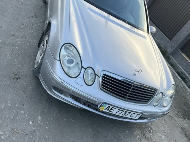 Серый Мерседес 240, объемом двигателя 2.7 л и пробегом 250 тыс. км за 4700 $, фото 1 на Automoto.ua