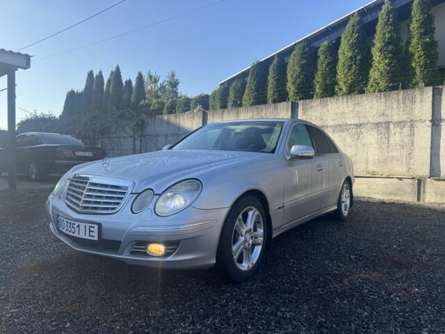 Серый Мерседес 240, объемом двигателя 2.4 л и пробегом 300 тыс. км за 6000 $, фото 1 на Automoto.ua