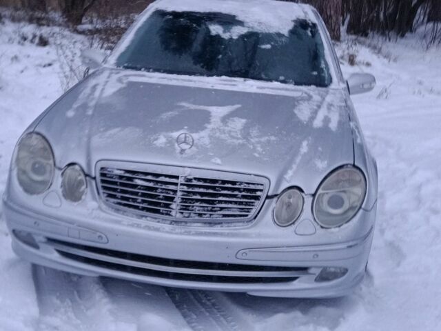 Сірий Мерседес 240, об'ємом двигуна 2.6 л та пробігом 280 тис. км за 6043 $, фото 1 на Automoto.ua