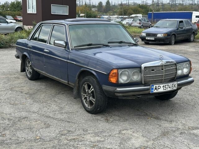 Синій Мерседес 240, об'ємом двигуна 2.4 л та пробігом 514 тис. км за 950 $, фото 1 на Automoto.ua