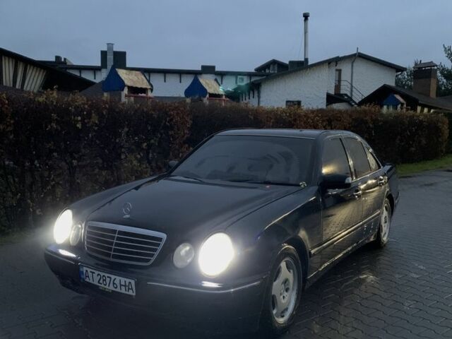 Синий Мерседес 240, объемом двигателя 2.4 л и пробегом 250 тыс. км за 2550 $, фото 1 на Automoto.ua