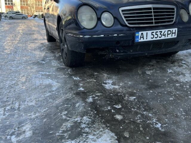 Синій Мерседес 240, об'ємом двигуна 2.4 л та пробігом 3 тис. км за 1850 $, фото 1 на Automoto.ua