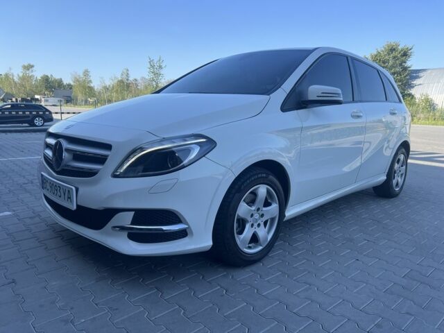 Белый Мерседес 250, объемом двигателя 0 л и пробегом 115 тыс. км за 9602 $, фото 1 на Automoto.ua