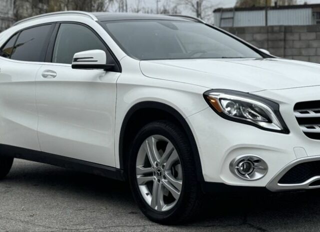 Белый Мерседес 250, объемом двигателя 2 л и пробегом 24 тыс. км за 24000 $, фото 1 на Automoto.ua