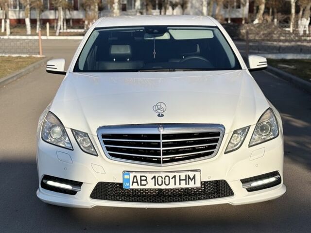 Білий Мерседес 250, об'ємом двигуна 2.1 л та пробігом 369 тис. км за 14400 $, фото 1 на Automoto.ua