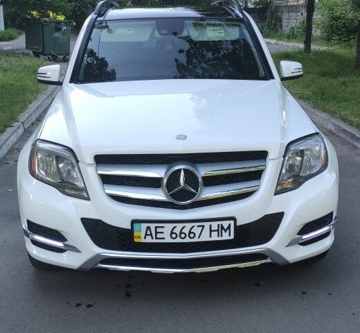 Белый Мерседес 250, объемом двигателя 2.1 л и пробегом 138 тыс. км за 15500 $, фото 1 на Automoto.ua