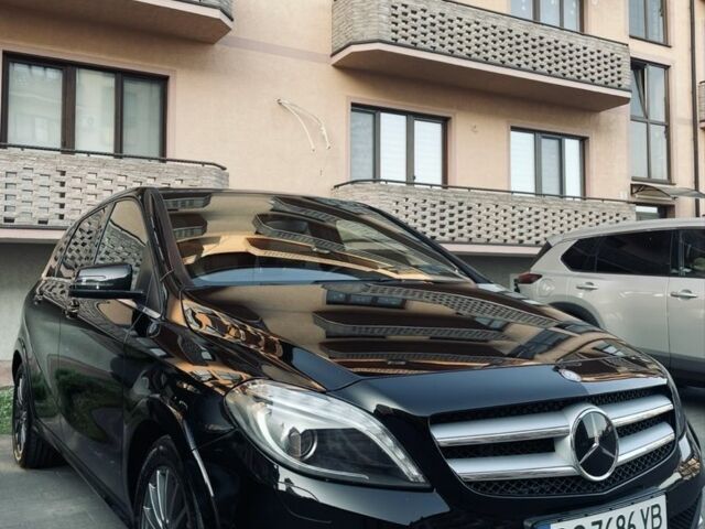 Черный Мерседес 250, объемом двигателя 0 л и пробегом 100 тыс. км за 12700 $, фото 1 на Automoto.ua