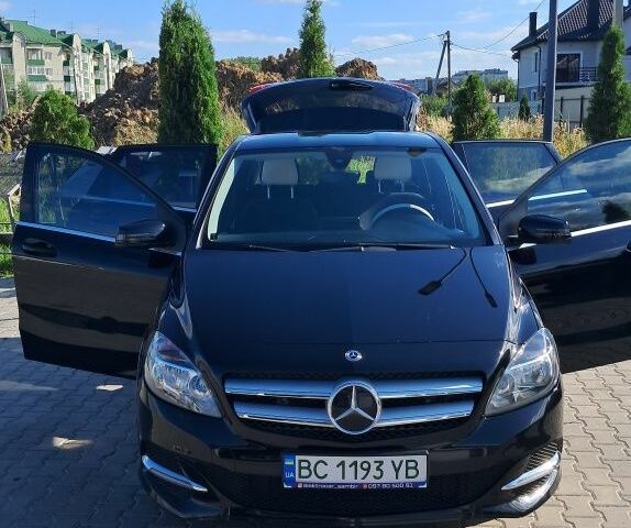 Черный Мерседес 250, объемом двигателя 0 л и пробегом 100 тыс. км за 11000 $, фото 1 на Automoto.ua