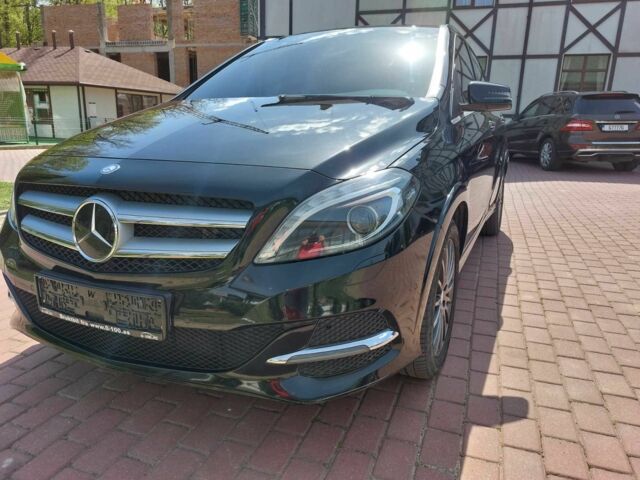 Чорний Мерседес 250, об'ємом двигуна 0 л та пробігом 81 тис. км за 16260 $, фото 1 на Automoto.ua