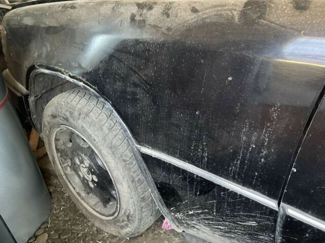 Чорний Мерседес 250, об'ємом двигуна 2.5 л та пробігом 450 тис. км за 850 $, фото 1 на Automoto.ua