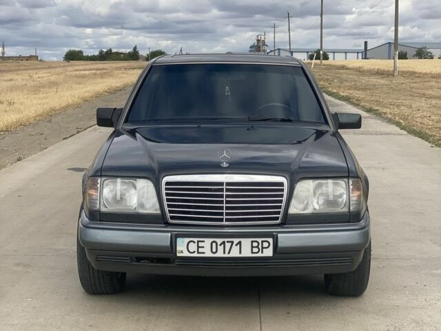 Черный Мерседес 250, объемом двигателя 2.5 л и пробегом 550 тыс. км за 4200 $, фото 1 на Automoto.ua