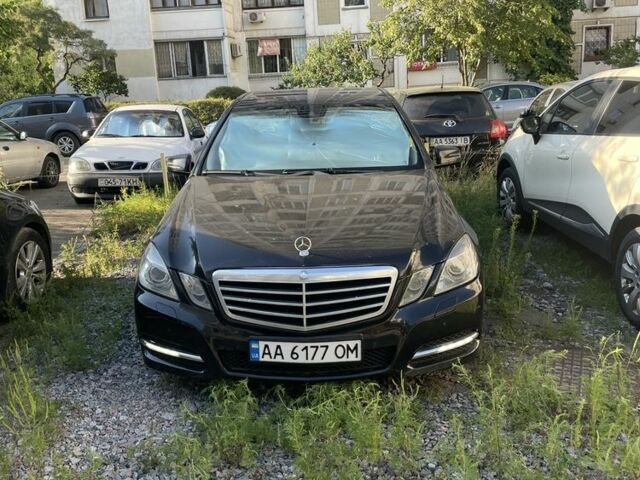 Чорний Мерседес 250, об'ємом двигуна 2.1 л та пробігом 346 тис. км за 13002 $, фото 1 на Automoto.ua