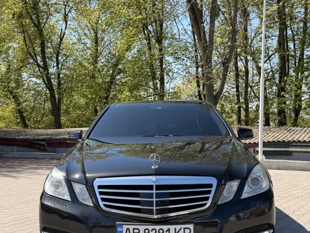 Чорний Мерседес 250, об'ємом двигуна 2.1 л та пробігом 310 тис. км за 16000 $, фото 1 на Automoto.ua