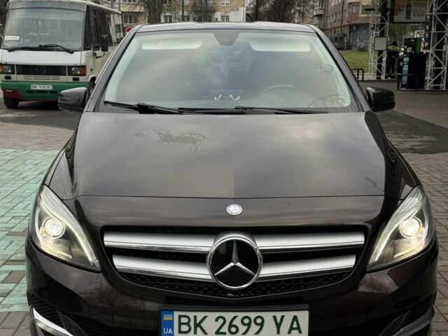 Коричневий Мерседес 250, об'ємом двигуна 0 л та пробігом 99 тис. км за 10900 $, фото 1 на Automoto.ua