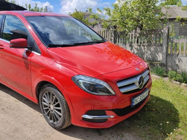 Красный Мерседес 250, объемом двигателя 0 л и пробегом 120 тыс. км за 11500 $, фото 1 на Automoto.ua