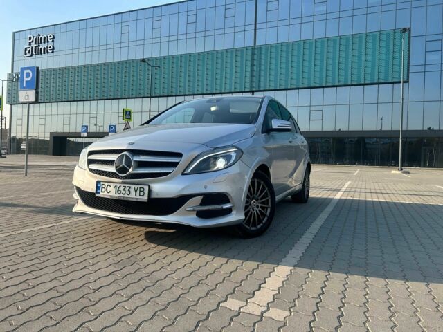 Серый Мерседес 250, объемом двигателя 0 л и пробегом 98 тыс. км за 9900 $, фото 1 на Automoto.ua