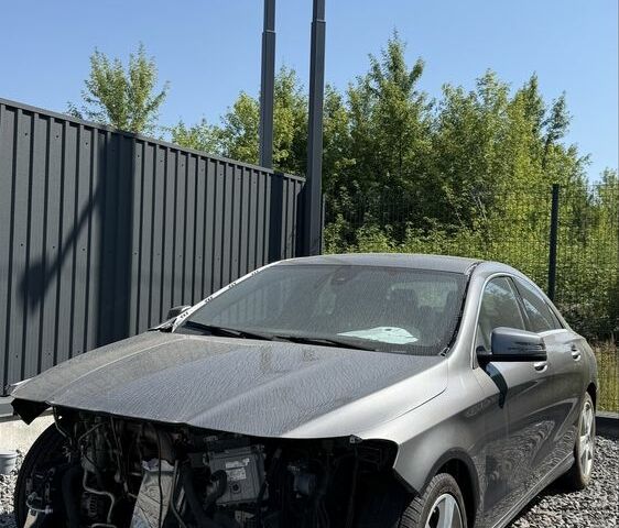 Серый Мерседес 250, объемом двигателя 2 л и пробегом 100 тыс. км за 12000 $, фото 1 на Automoto.ua