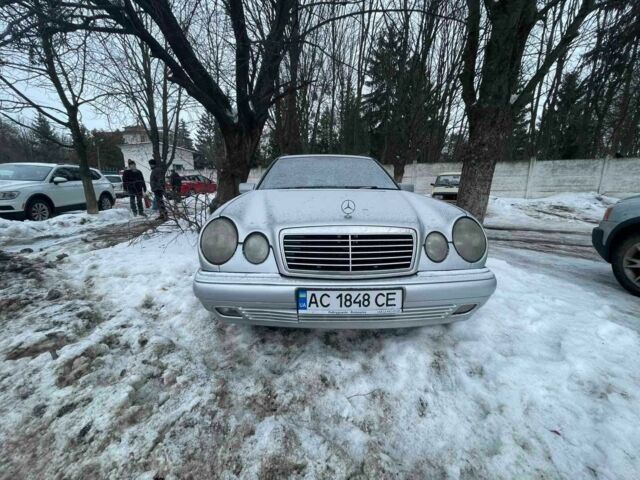 Сірий Мерседес 250, об'ємом двигуна 2.5 л та пробігом 320 тис. км за 4100 $, фото 1 на Automoto.ua