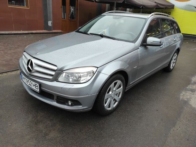 Серый Мерседес 250, объемом двигателя 2 л и пробегом 381 тыс. км за 9000 $, фото 1 на Automoto.ua