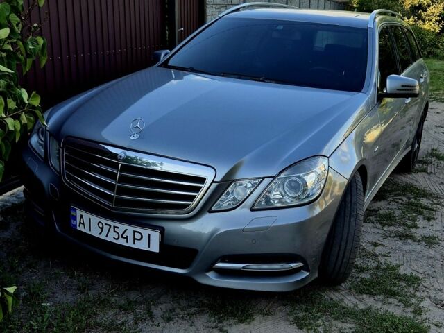 Серый Мерседес 250, объемом двигателя 2.2 л и пробегом 339 тыс. км за 14500 $, фото 1 на Automoto.ua