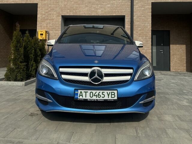 Синій Мерседес 250, об'ємом двигуна 0 л та пробігом 127 тис. км за 11500 $, фото 1 на Automoto.ua