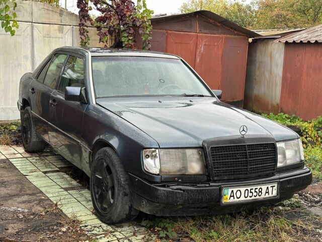 Синій Мерседес 250, об'ємом двигуна 2.5 л та пробігом 1 тис. км за 1051 $, фото 1 на Automoto.ua