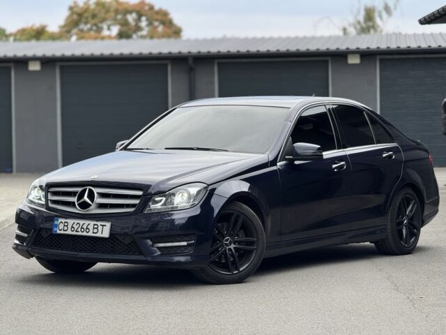 Синий Мерседес 250, объемом двигателя 1.8 л и пробегом 155 тыс. км за 11900 $, фото 1 на Automoto.ua