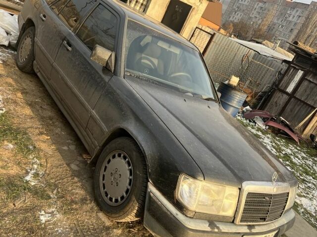 Сірий Мерседес 260, об'ємом двигуна 2.6 л та пробігом 400 тис. км за 2500 $, фото 1 на Automoto.ua