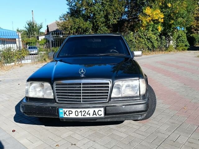 Черный Мерседес 280, объемом двигателя 2.8 л и пробегом 5 тыс. км за 2850 $, фото 1 на Automoto.ua