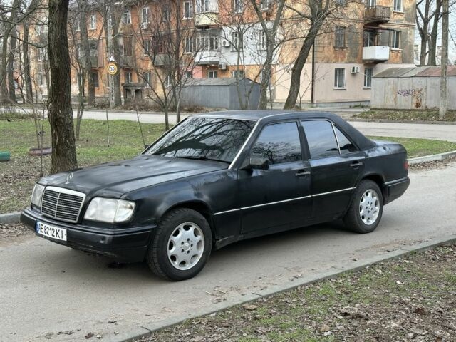 Черный Мерседес 280, объемом двигателя 2.8 л и пробегом 280 тыс. км за 1799 $, фото 1 на Automoto.ua