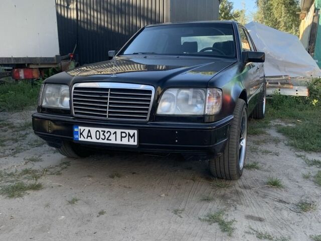 Чорний Мерседес 280, об'ємом двигуна 2.8 л та пробігом 404 тис. км за 2100 $, фото 1 на Automoto.ua